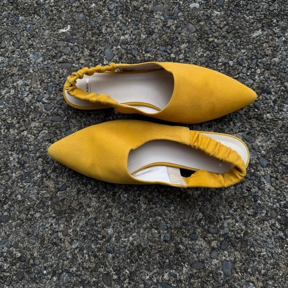 Vagabond Katlin Suede Slingback Mule in Yellow - Picture 7 of 9